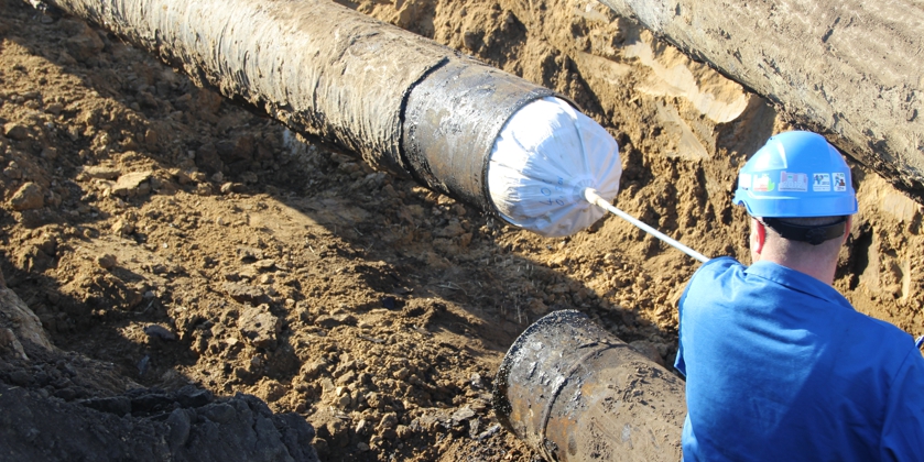 Vorbereitung der alten Pipeline zur Einbindung des neuen Rohrstranges